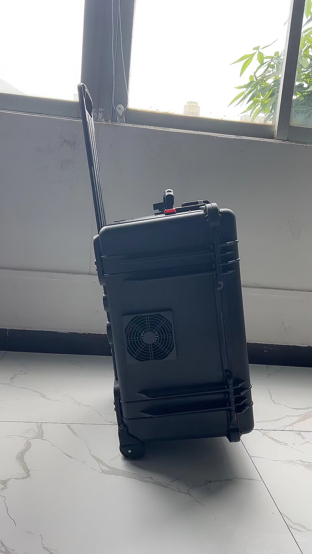 梁平手拉箱型移动通信干扰器